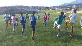 Warming-up van jongeren in Kayamandi